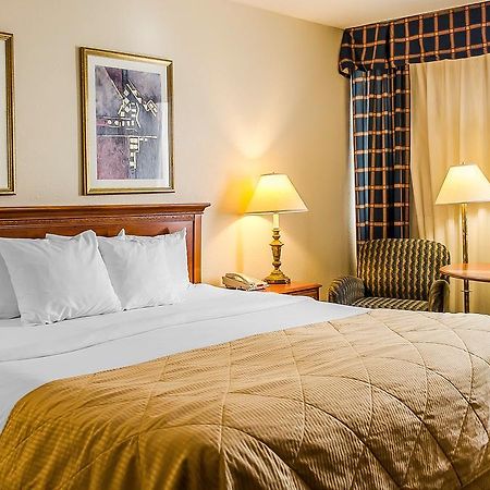Norwood Inn Hudson Esterno foto