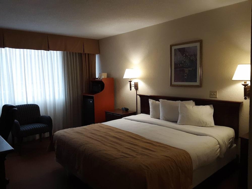 Norwood Inn Hudson Esterno foto