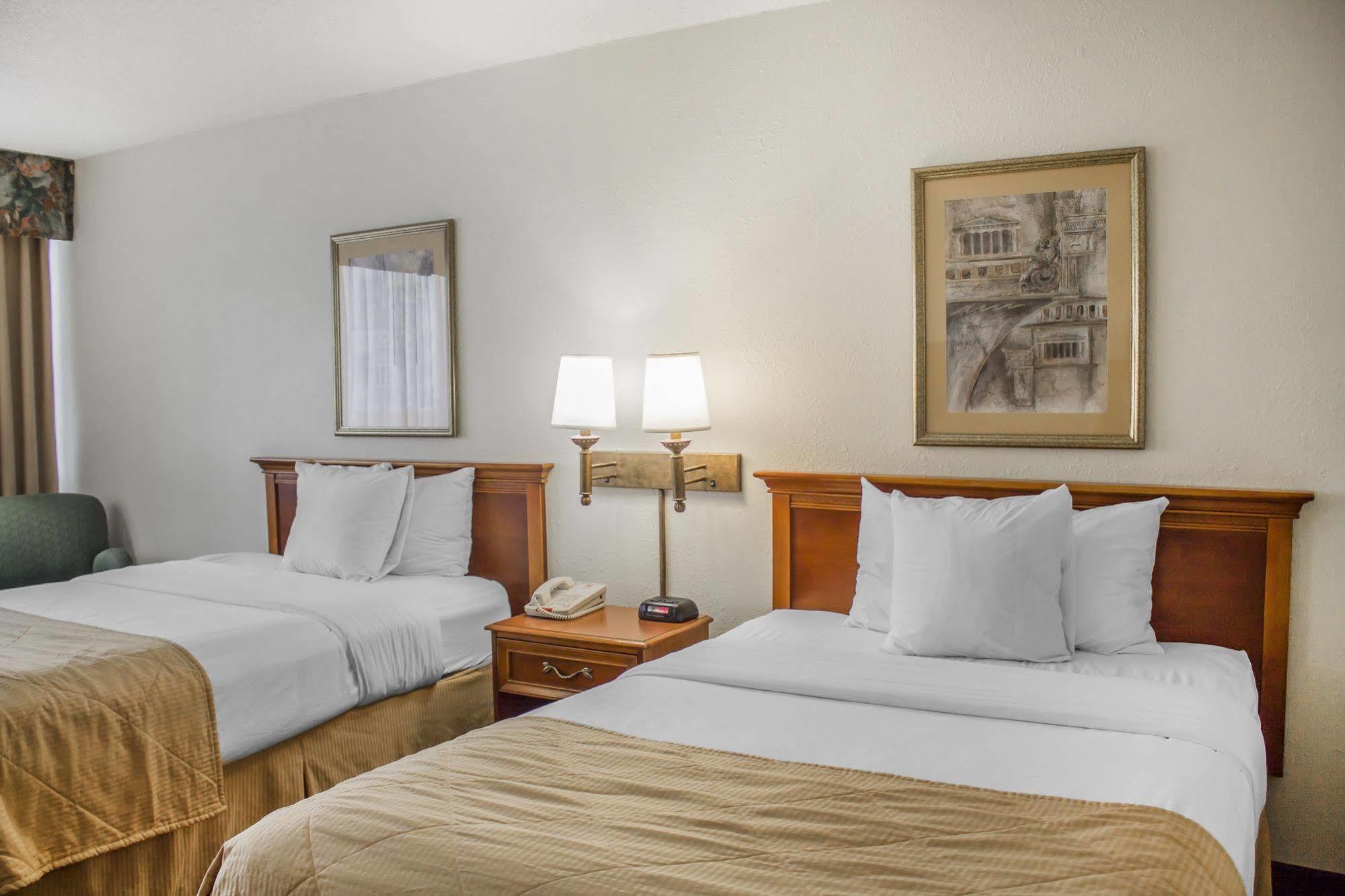 Norwood Inn Hudson Esterno foto