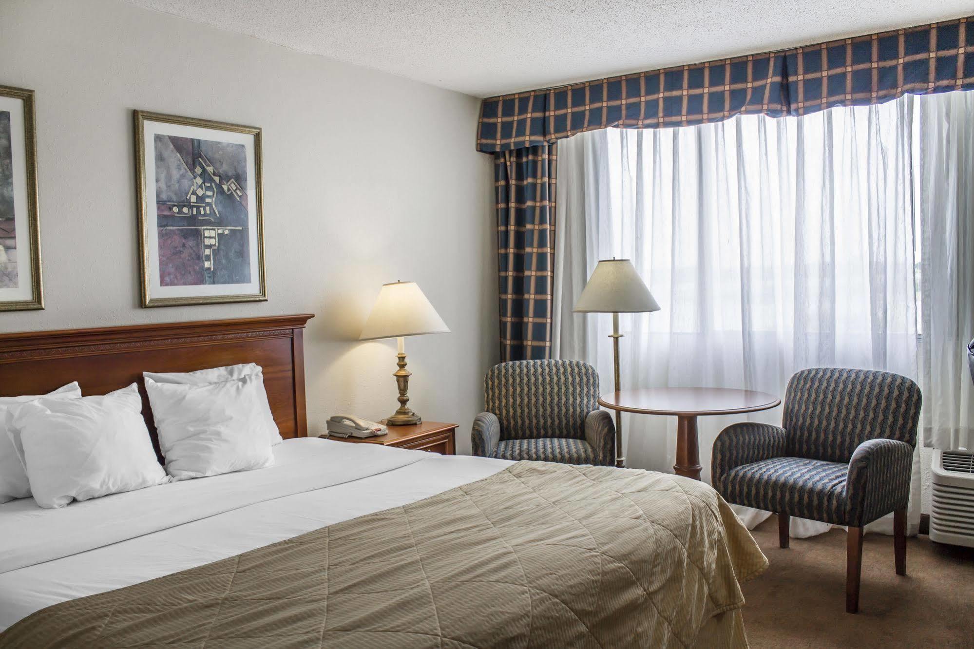 Norwood Inn Hudson Esterno foto