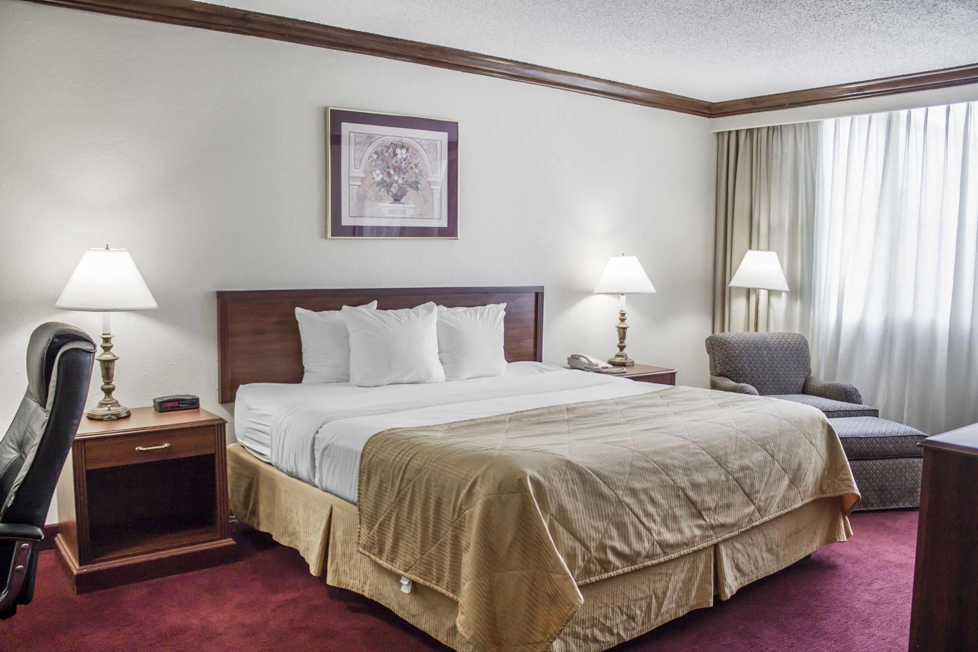 Norwood Inn Hudson Esterno foto