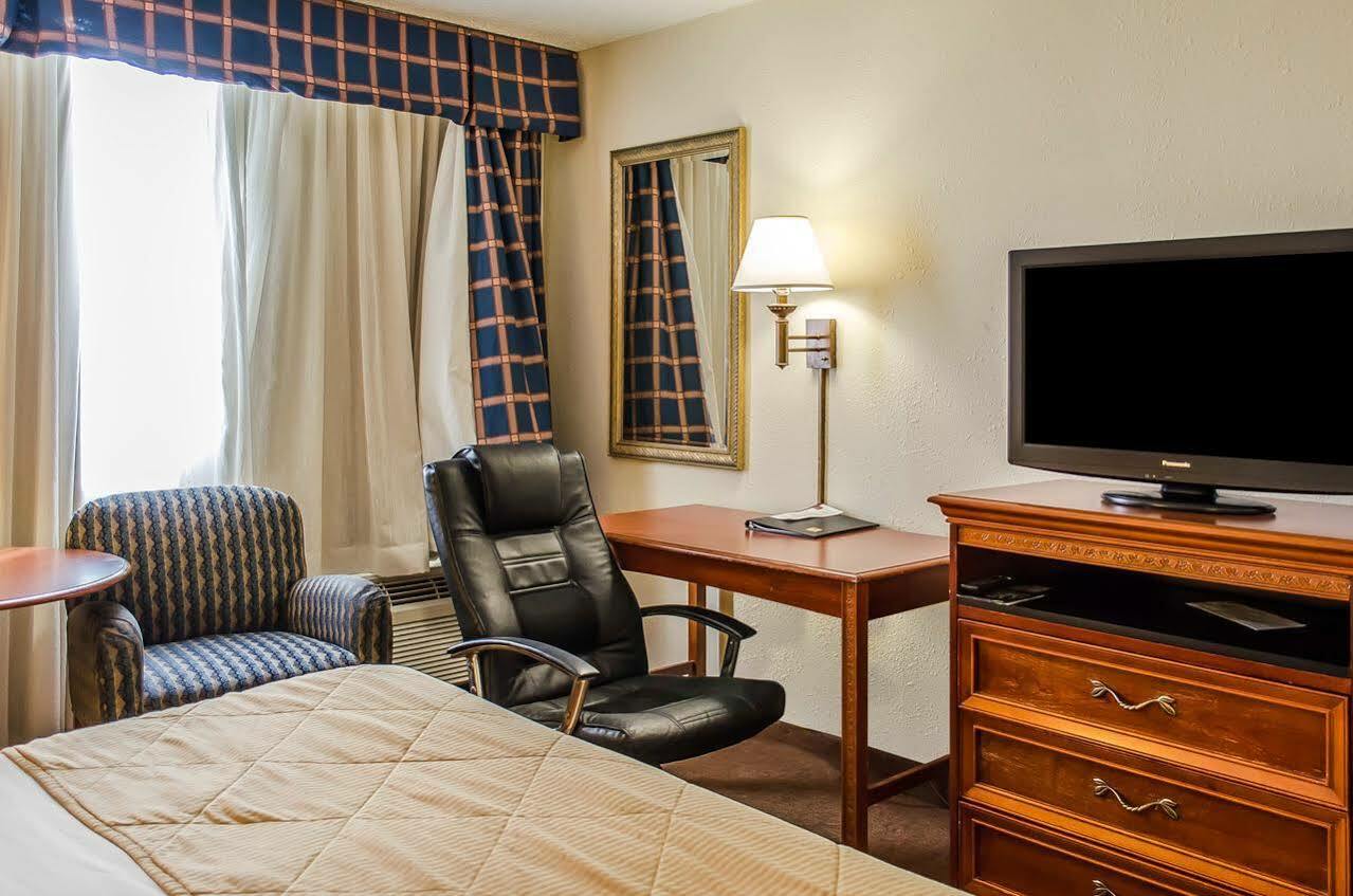Norwood Inn Hudson Esterno foto